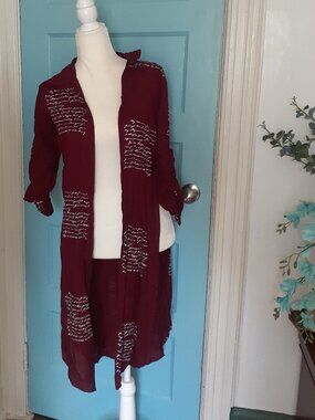 THREADSTORY- BURGENDY Collar Writing Design Top- SZ: S